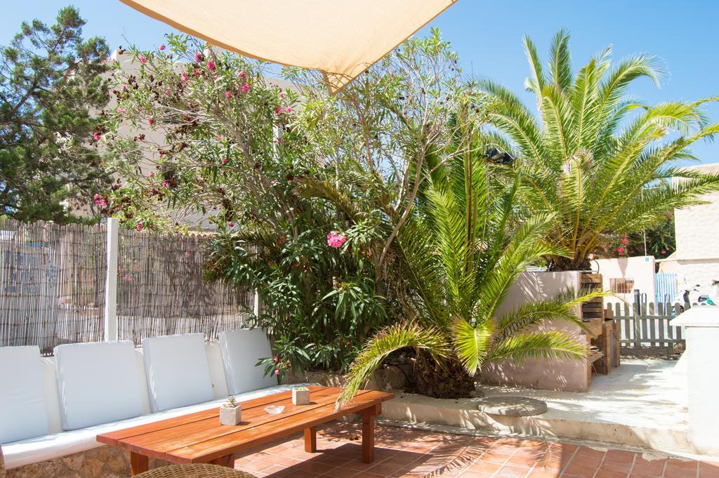 Hostal Mayans Es Pujols Εξωτερικό φωτογραφία