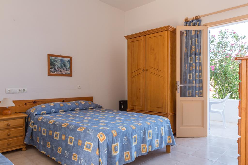 Hostal Mayans Es Pujols Εξωτερικό φωτογραφία