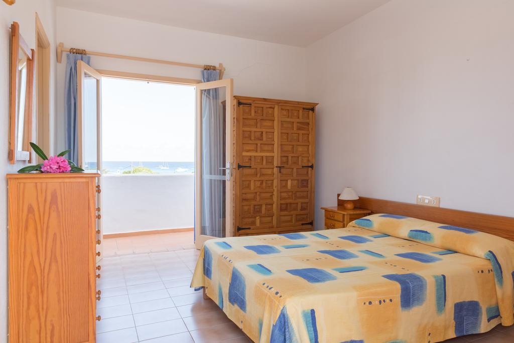 Hostal Mayans Es Pujols Εξωτερικό φωτογραφία