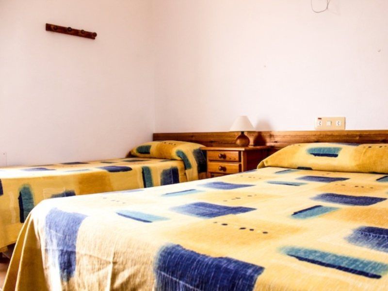 Hostal Mayans Es Pujols Εξωτερικό φωτογραφία