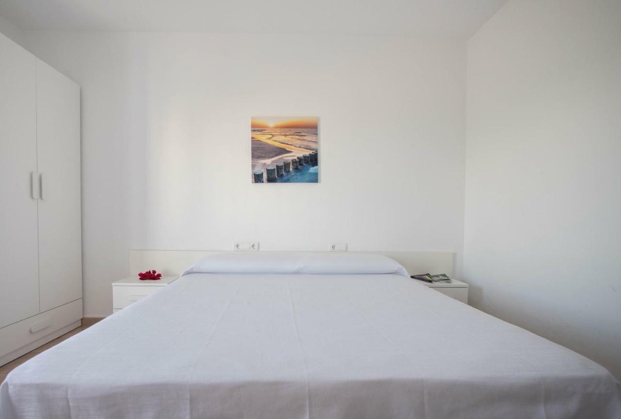 Hostal Mayans Es Pujols Εξωτερικό φωτογραφία